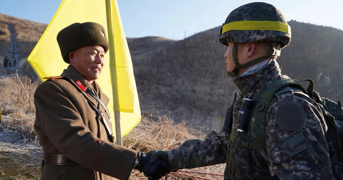 ทหารเกาหลีข้ามชายแดนกันและกันเป็นครั้งแรก นับตั้งแต่สงครามเกาหลี