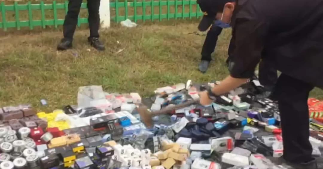 ศุลกากรทุบทำลายบุหรี่ไฟฟ้ามูลค่าร่วม 2 ล้านบาท