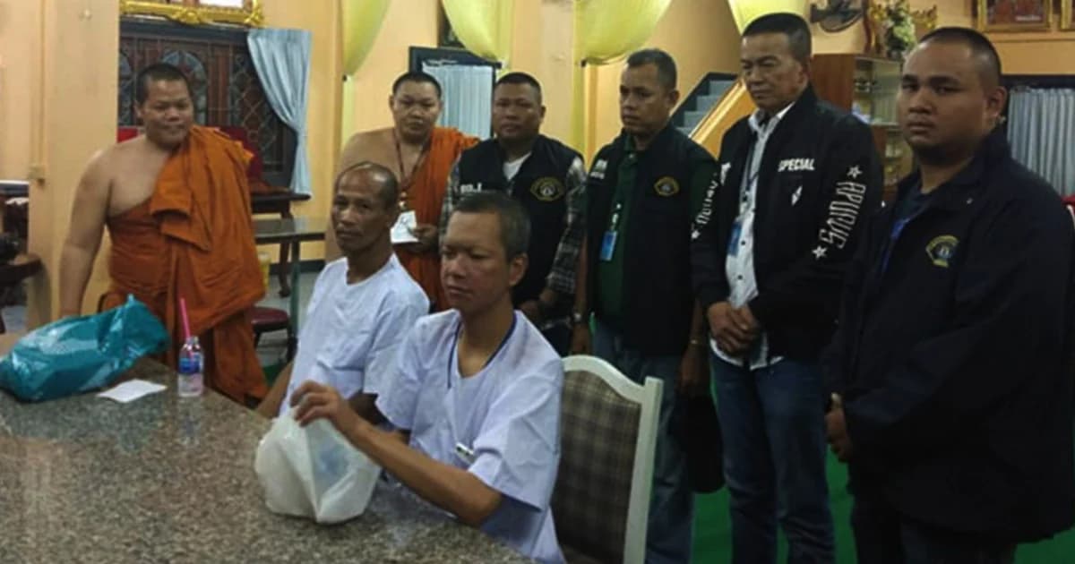 ตำรวจกองปราบจับสึก 2 หลวงพี่ ตั้งวงก๊งเหล้าส่งเสียงดังในขนส่งหมอชิต