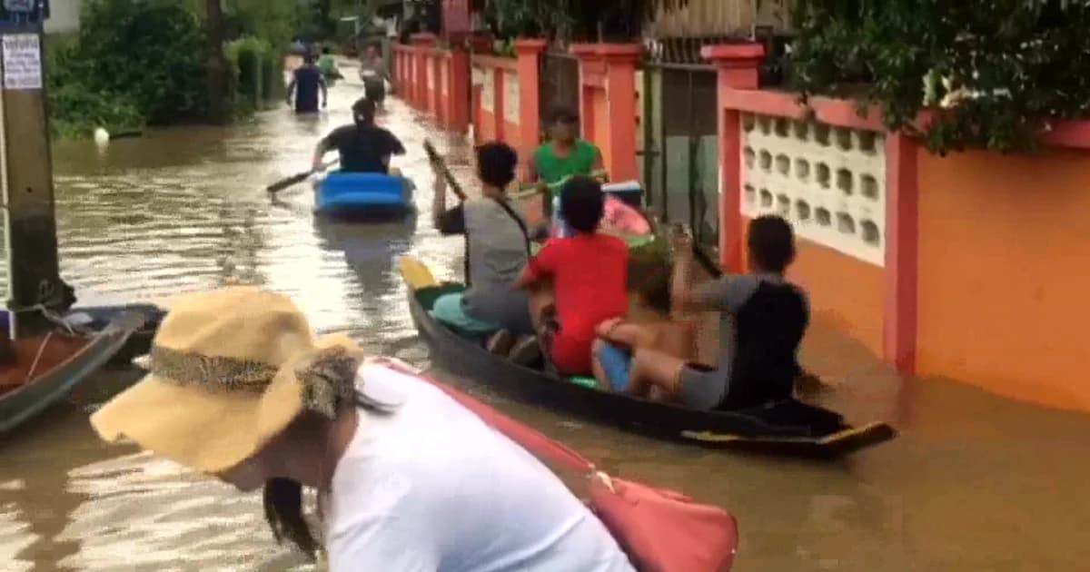 น้ำป่าทะลักท่วม เมืองนครศรีธรรมราช