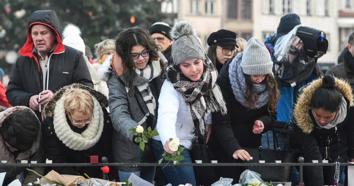 ชาวเมืองสทราซบูร์ ร่วมไว้อาลัยเหยื่อกราดยิง