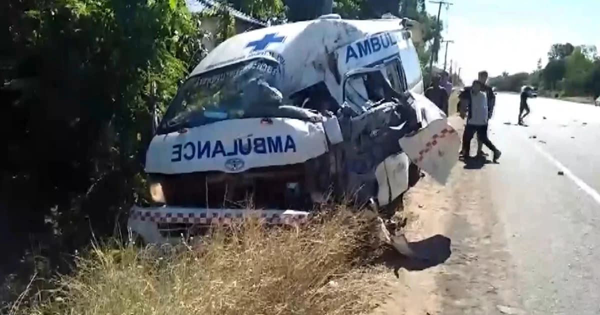 รถพยาบาลชนสิบล้อ เสียชีวิต 1 เจ็บ 5 ราย