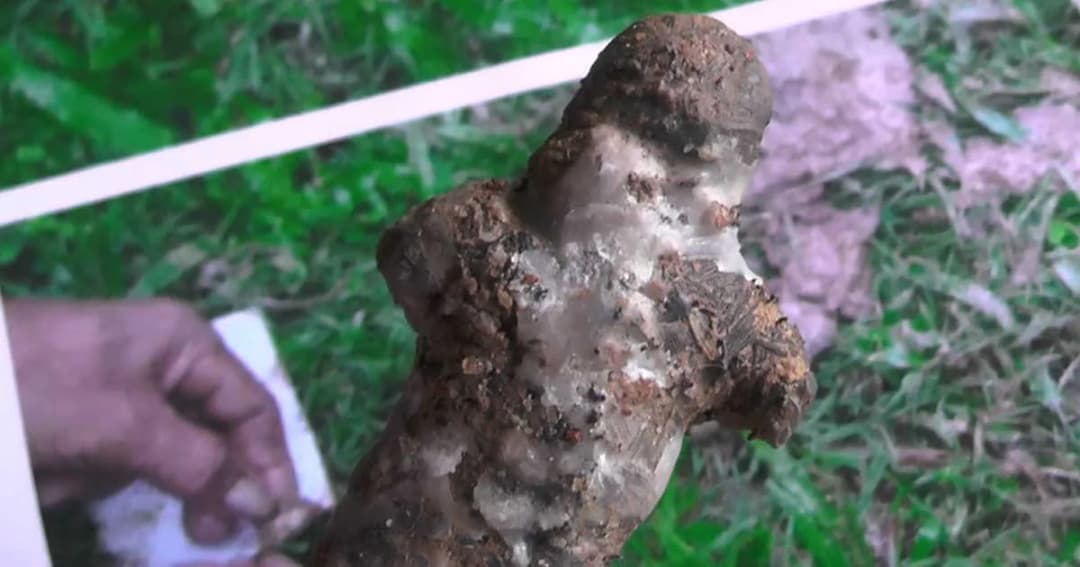 พบหุ่นขี้ผึ้ง กระดาษรายชื่อผู้สมัคร ผญบ.-หัวคะแนนฝังหน้าเมรุ เชื่อทำคุณไสย