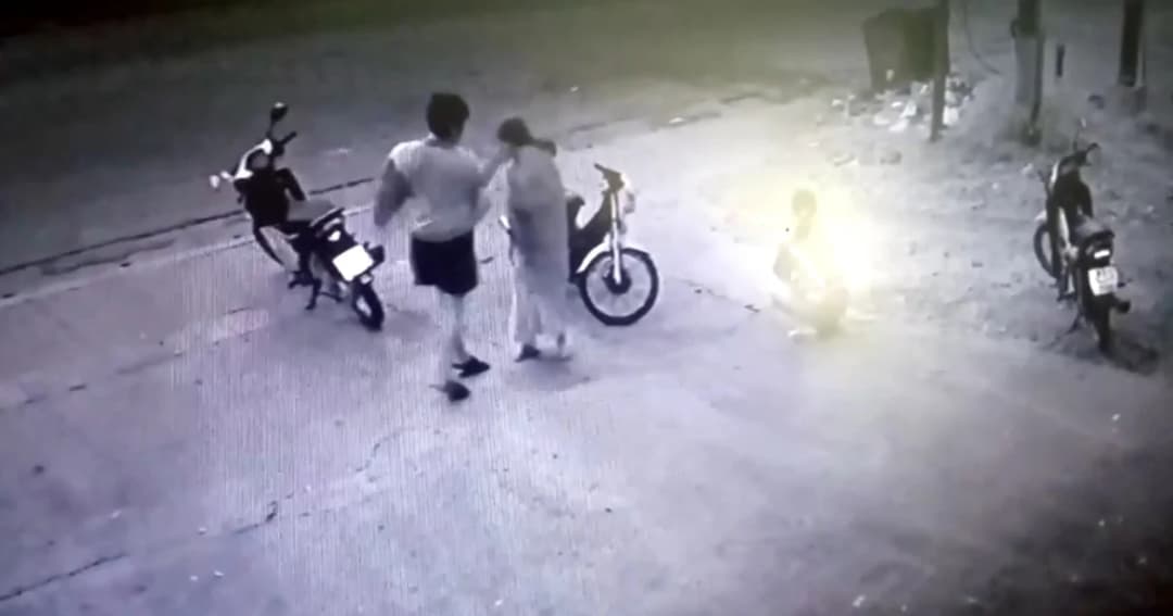 ล่าเด็ก 17 ปี ตบป้าวัย 60 ก่อนพบสภาพสาหัสและเสียชีวิต