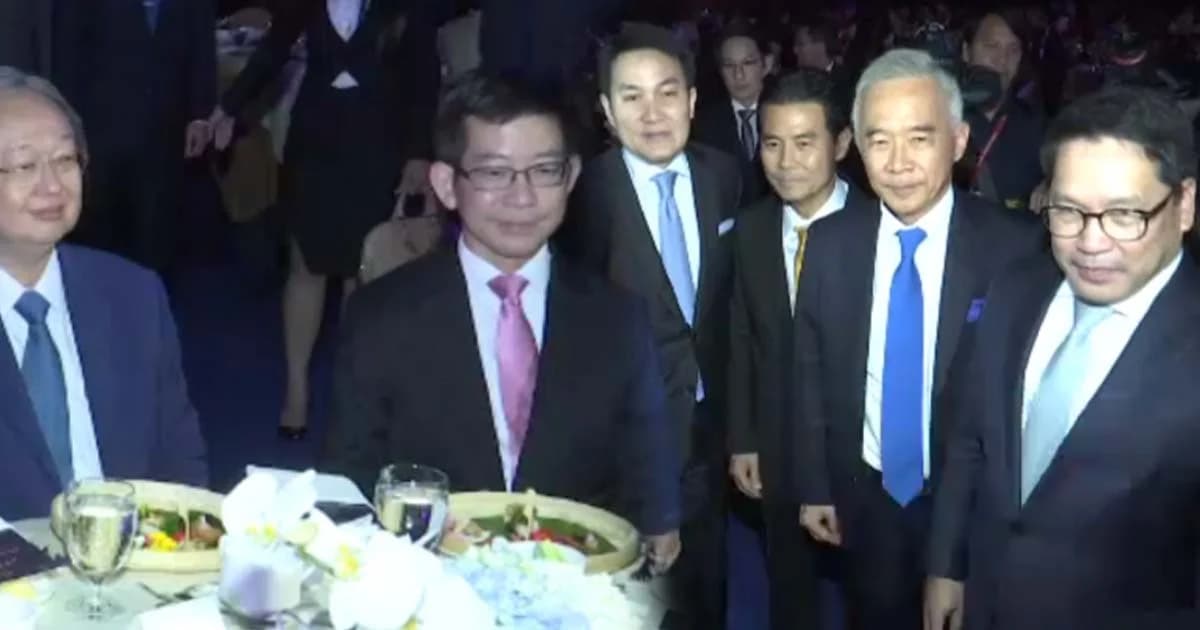 ใครเป็นใคร! ตบเท้าร่วมงานระดมทุนพปชร.- เปิดเมนูโต๊ะจีน 3 ล้านเสิร์ฟอะไรกัน