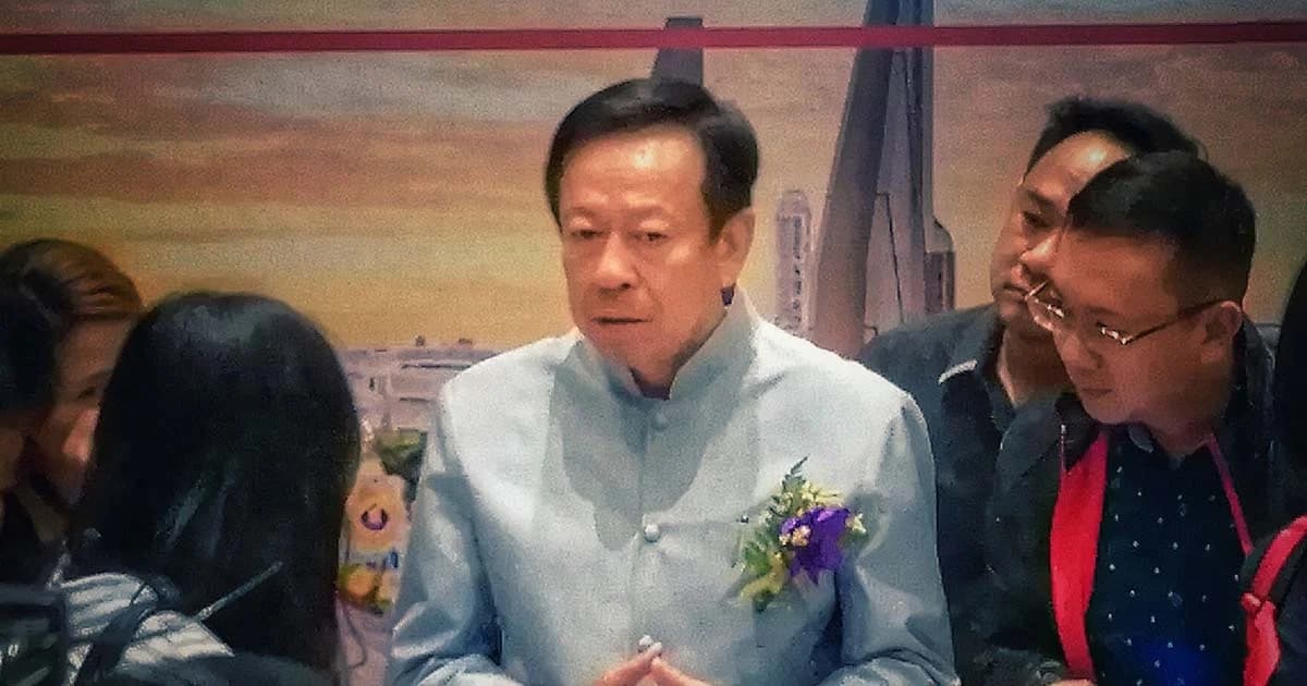 ผู้ว่าการ ททท. ยันไม่มีการใช้งบหลวงซื้อโต๊ะจีน-กกต.พร้อมสอบรอพปชร.รายงาน