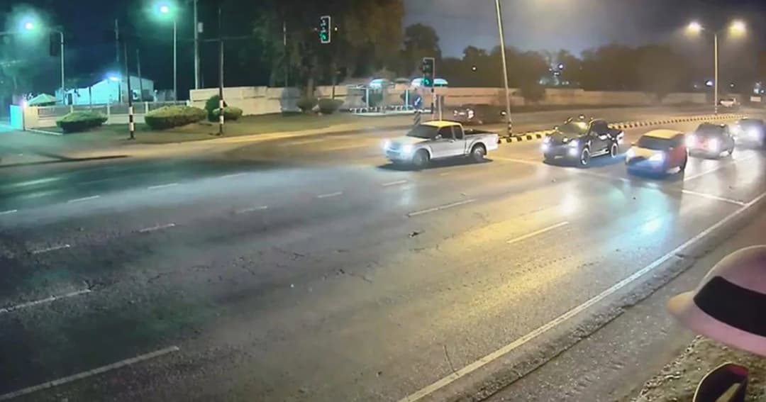 “จ่าทหารเรือ” บิดฮาร์เล่ย์ ชนกระบะ ดับคาที่