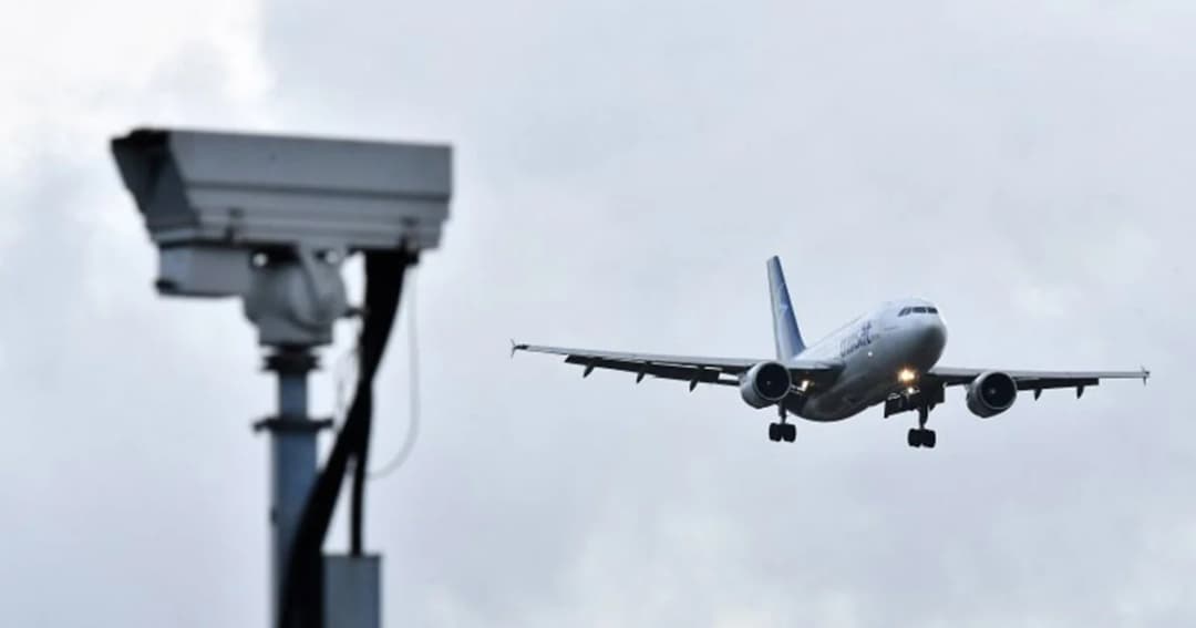 ตร. อังกฤษรวบ 2 ผู้ต้องสงสัย บินโดรนป่วนสนามบิน