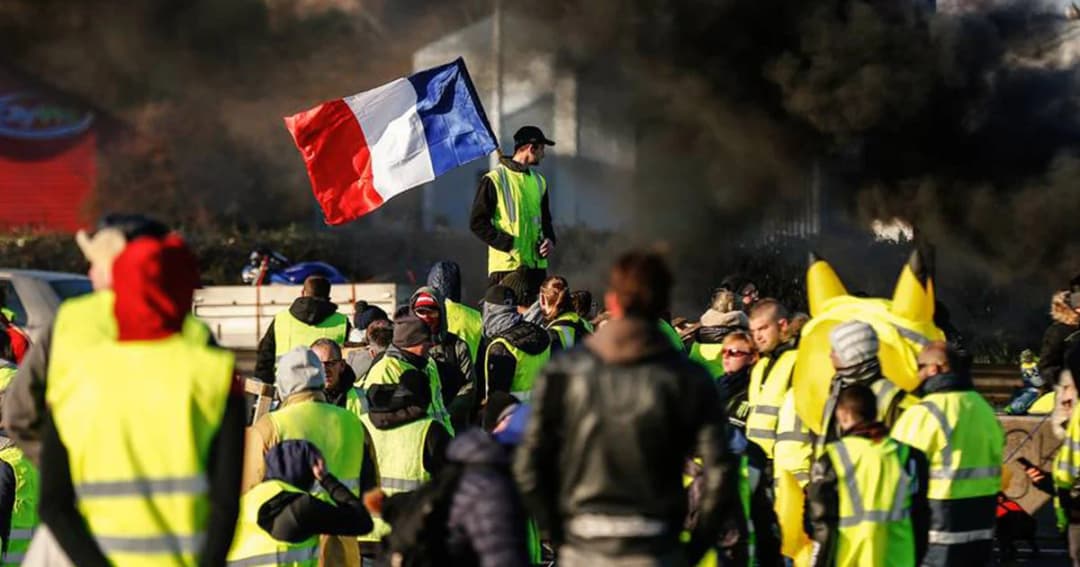 ก.ต่างประเทศ เตือนคนไทยในฝรั่งเศสอย่าเข้าใกล้กลุ่ม ‘เสื้อกั๊กเหลือง’