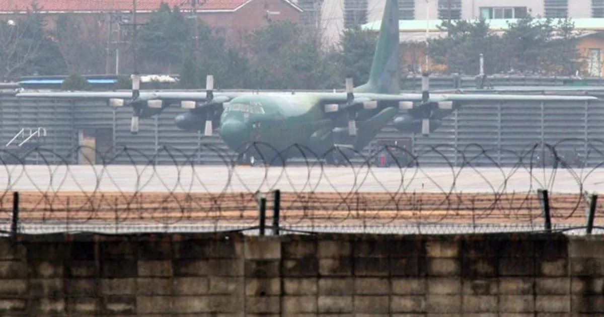 ทหารเกาหลีใต้จับหนุ่มไทยเมา หลังแอบปีนเข้าสนามบินของกองทัพ