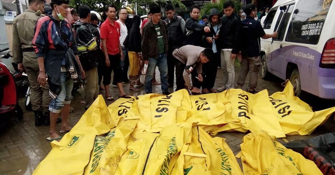 อินโดฯ ประกาศมาตรการฉุกเฉิน เร่งค้นหาผู้เสียชีวิตสึนามิ