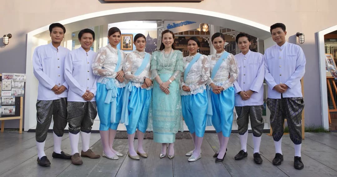 “มาดามแป้ง” นำทัพชบาแก้ว แต่งไทยชมหนังสั้นรับปีใหม่