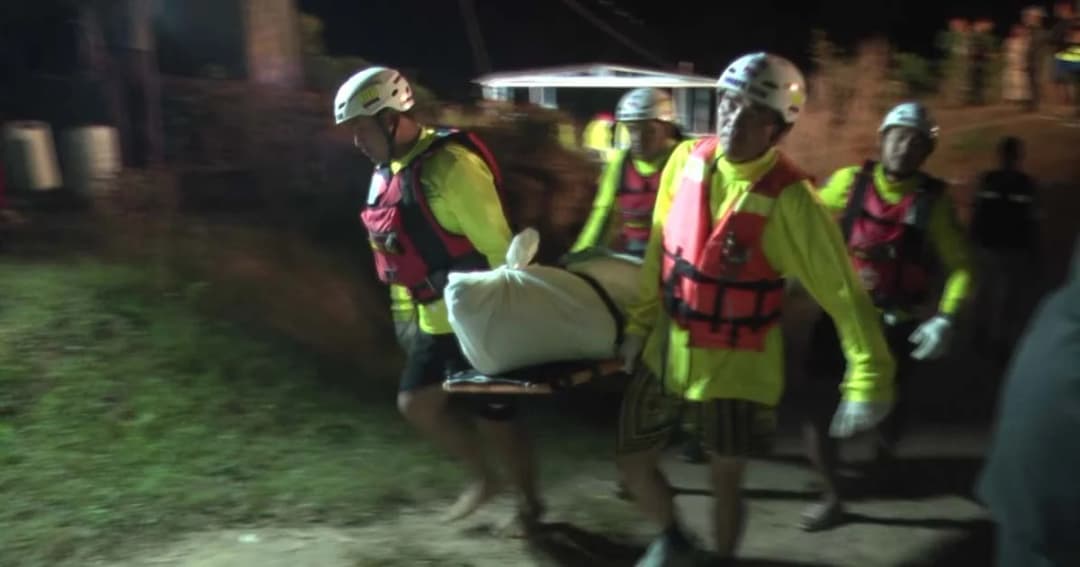 จบการค้นหา! พบแล้ว 2 ศพ นักท่องเที่ยวเกาหลีรถกอล์ฟชนท้ายตกแม่น้ำน่าน