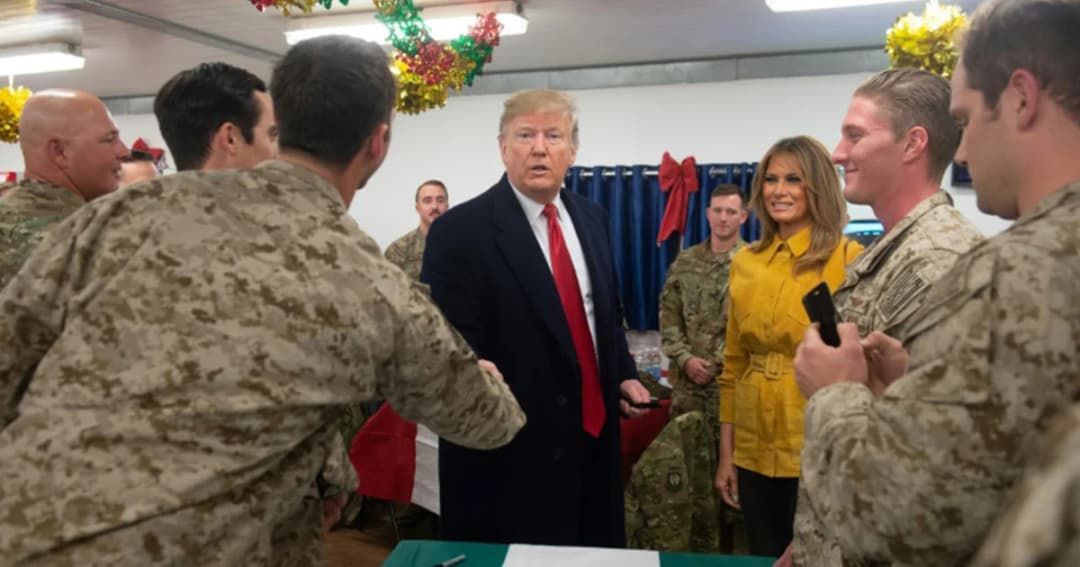 โดนัลด์ ทรัมป์ เข้าเยี่ยมทหารอเมริกันในอิรัก โดยไม่แจ้งล่วงหน้า
