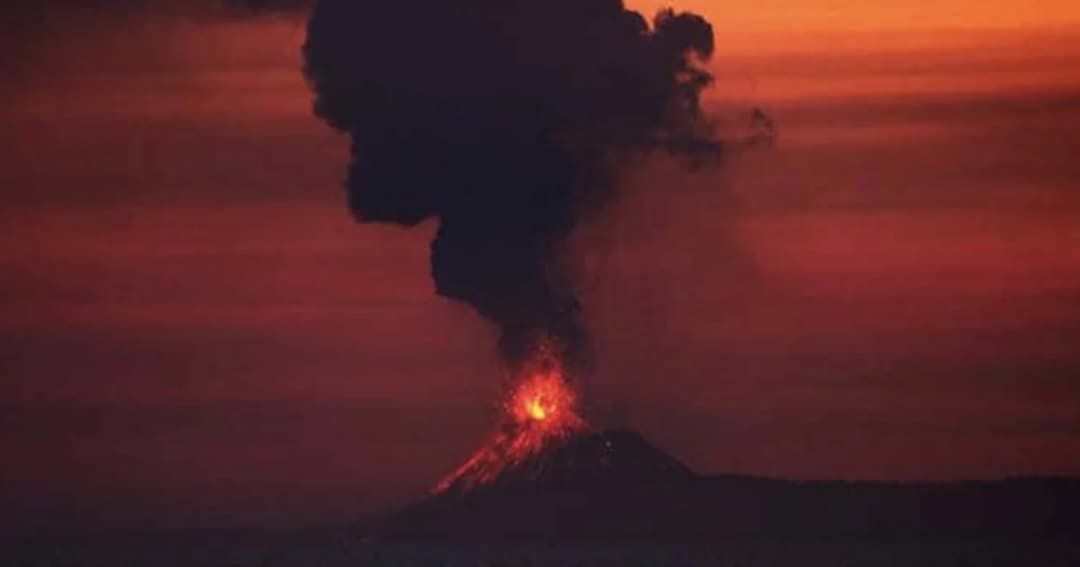 ความสูงของภูเขาไฟกรากะตัวลดลง 2 ใน 3 หลังการปะทุ