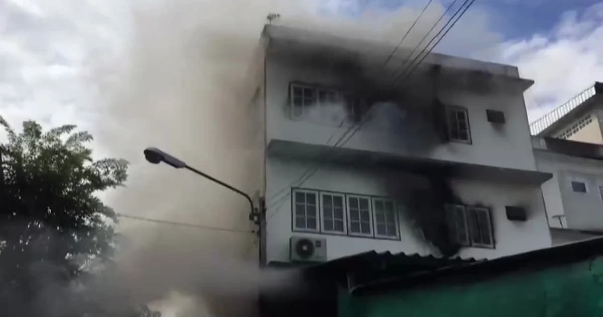 ไฟไหม้อาคารพาณิชย์ 3 ชั้นวอดทั้งหลัง มีผู้เสียชีวิต 1 ราย