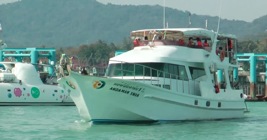 ปีใหม่ภูเก็ตคึกคัก! นทท.แห่เที่ยวทางทะเลเพิ่มขึ้น 10% ผู้ว่าฯ ลงพื้นที่ตรวจเข้ม