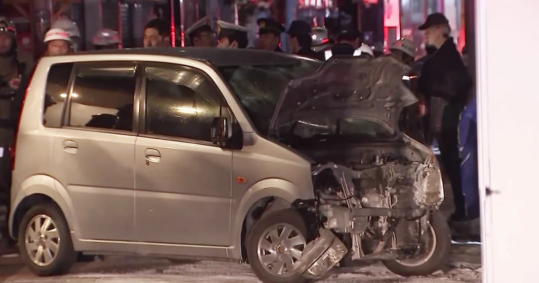 หนุ่มญี่ปุ่นขับรถพุ่งชนคนฉลองปีใหม่ เจ็บ 9 แค้นประหารสมาชิก ‘ลัทธิโอมชินริเกียว’