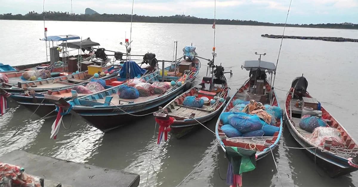 ชาวบ้านเกาะแรต พื้นที่เสี่ยง ตื่นตัวเตรียมรับมือ พายุปาบึก