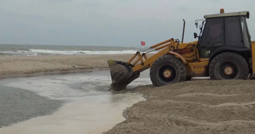 ถมแล้วแอ่งชายหาดสงขลา หลังเด็กลงเล่นจมน้ำเสียชีวิต