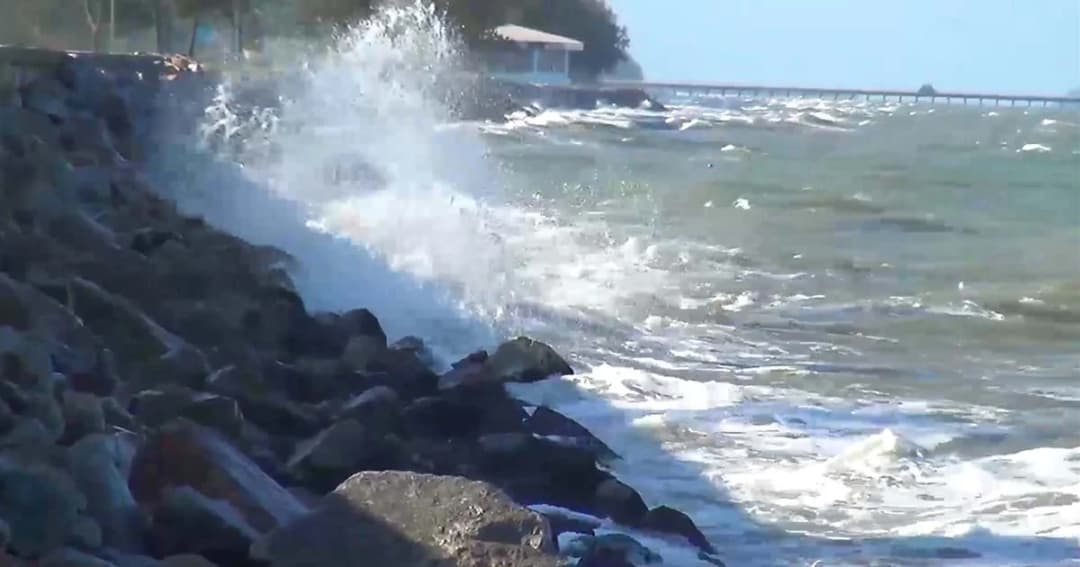 อุตุฯ ภาคใต้ตะวันออก เตือนอันตราย “สตอร์ม เซิร์จ” ตรวจพบกลุ่มฝนรุนแรงขึ้น