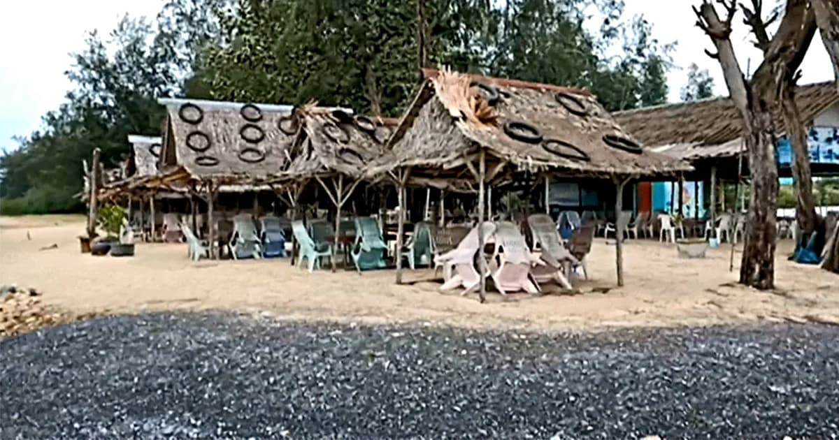 ร้านอาหารแหลมตะลุมพุก ปิดเงียบ ! หนีพายุปาบึก