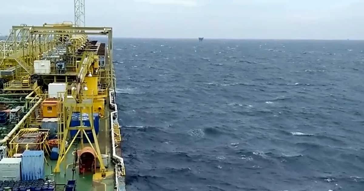 อพยพ จนท.แท่นขุดเจาะ 2,635 คนหนี “ปาบึก” เหลือ 246 คนปฏิบัติหน้าที่