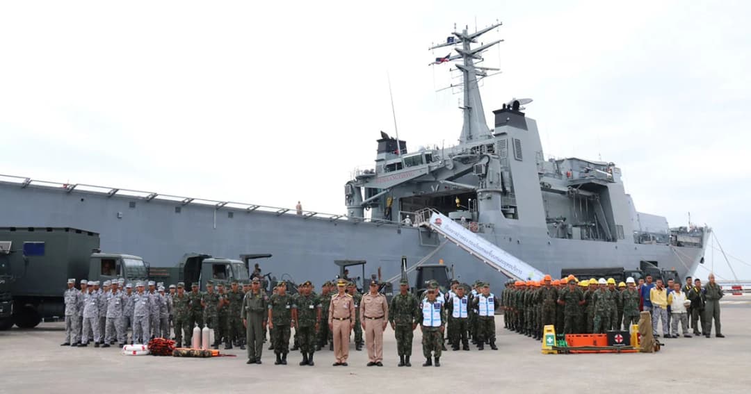 ทร.จัดเรือรบพร้อมอากาศยาน เตรียมพร้อมช่วยเหลือประชาชน รับพายุปาบึก