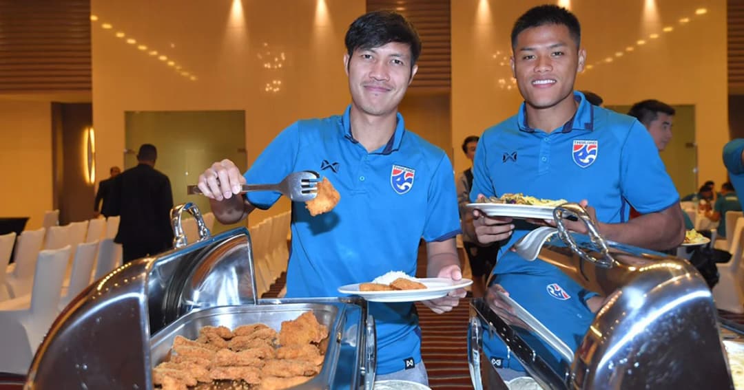 นายกสมาคมฯ สายตรงสั่งผู้ดูแลทีม เพิ่มเมนูอาหารไทยเสริมพลังช้างศึก ก่อนลุยเอเชียน คัพ