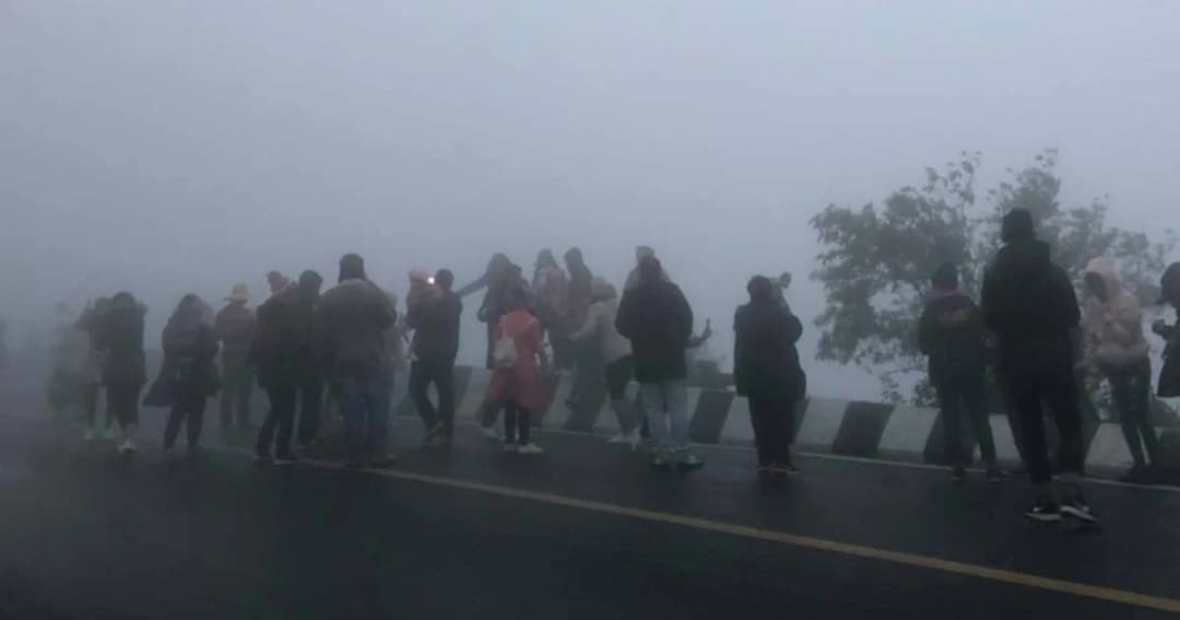 อุตุฯ ชี้แจงข่าวลือหนาวฮวบฮาบไม่จริง-ดอยอินทนนท์ฝนตก-กทม.ฝุ่นลดแล้ว