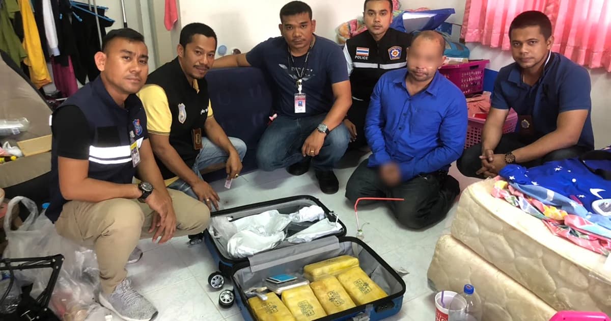 บุกค้นบ้านเช่าเครือข่าย ‘เบนซ์’ เอเย่นต์ค้ายาหาดใหญ่ ยึดยาบ้า 5 หมื่นเม็ด รวบสมุน 1 ราย