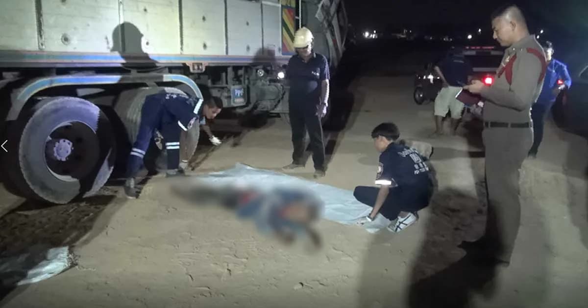 อุทาหรณ์ ชายวัย 62 กำลังปลดหางพ่วง 18 ล้อ รถไหลล้อทับร่างไส้ทะลักดับ