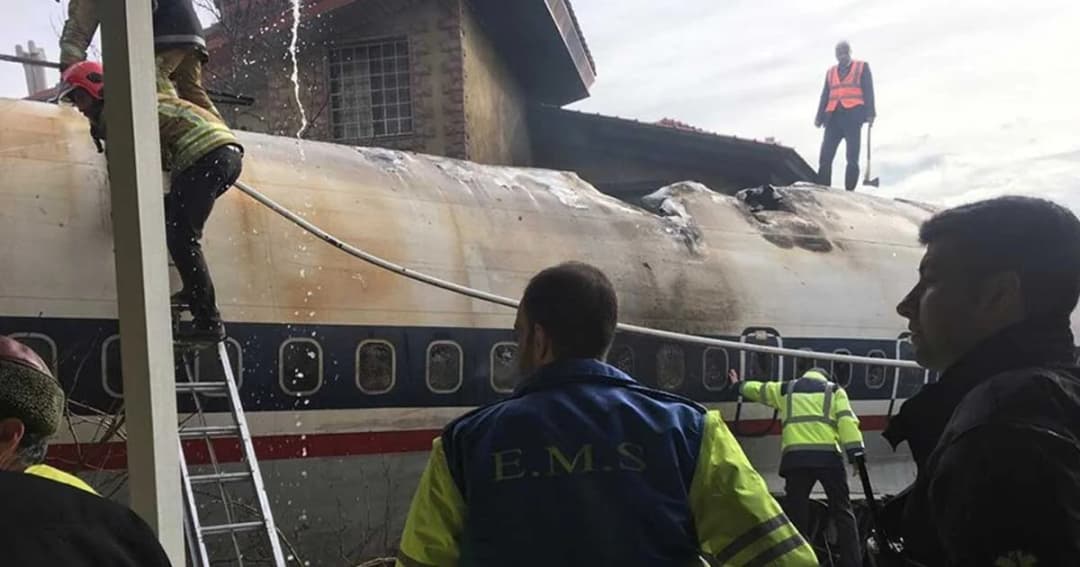 เครื่องบินขนส่งสินค้าตกใกล้เมืองหลวงอิหร่าน 10 ชีวิตยังไม่รู้ชะตากรรม