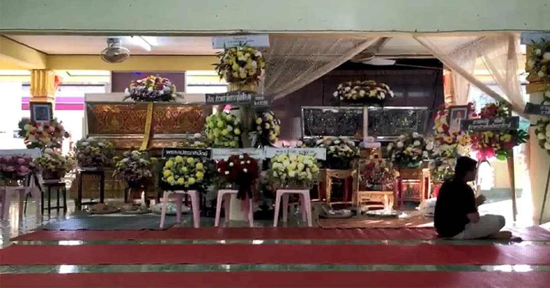 สุดเศร้า ! งานศพ ป้า-หลานชาย วัย 6 ขวบ จมน้ำดับ ที่หาดนราทัศน์