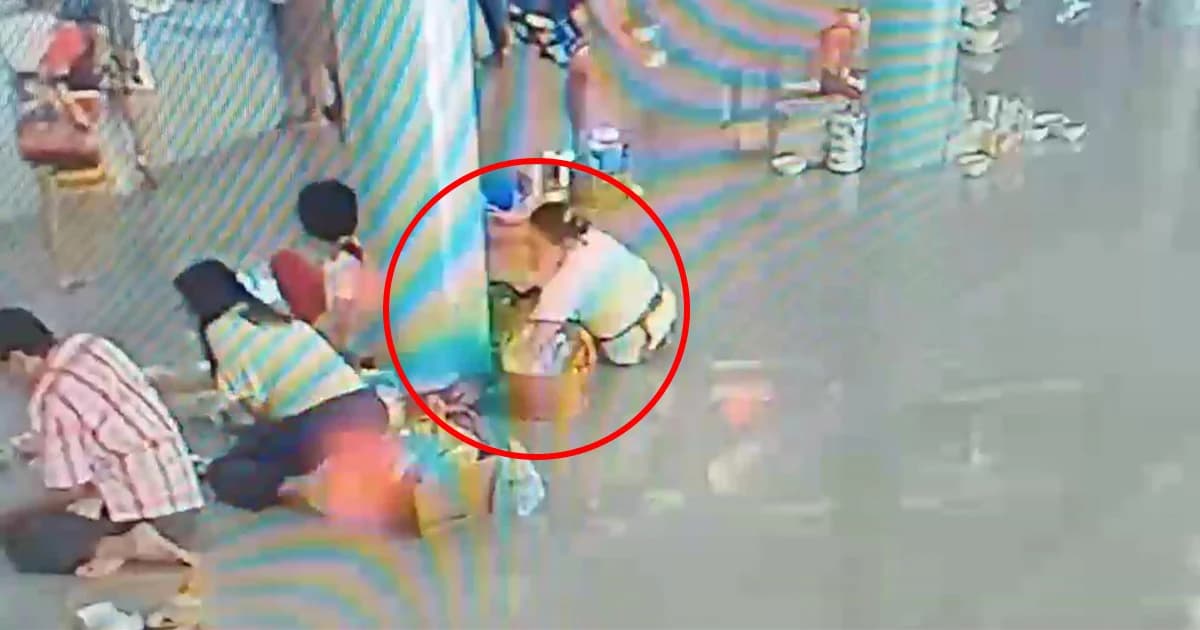 สาวใหญ่ใจบาป เนียนฉกกระเป๋าคนมาทำบุญ