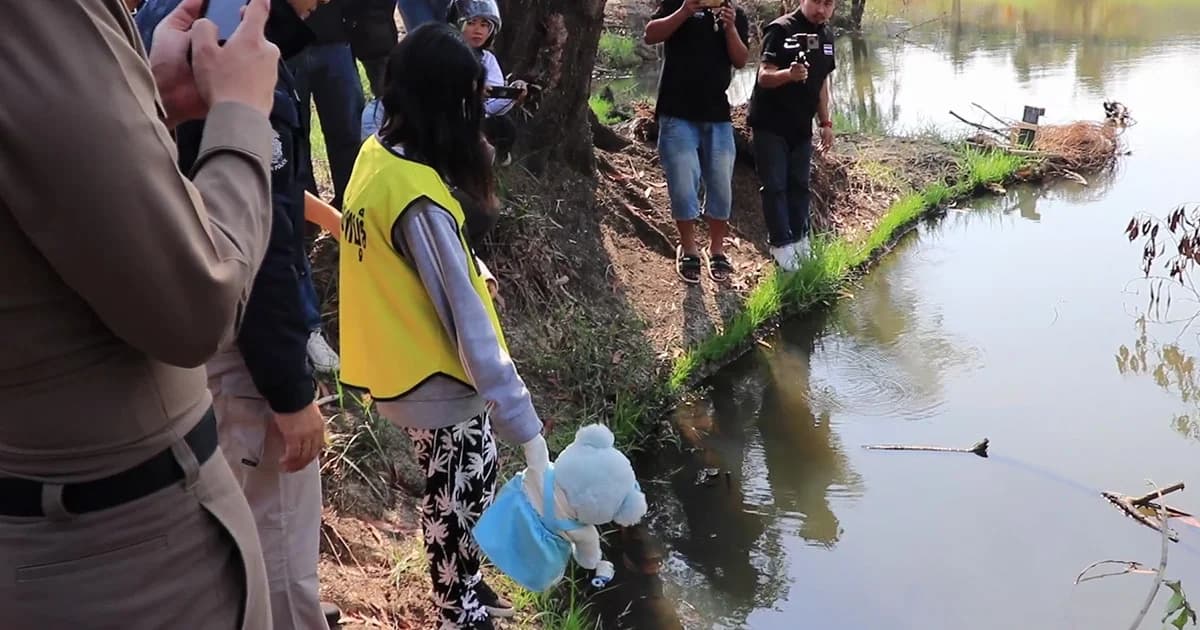 สุดอำมหิต! แม่ใจร้ายตั้งใจปล่อยลูกสาว 2 ขวบลงน้ำ นั่งดูจมน้ำดับต่อหน้าอ้างลูกดื้อ
