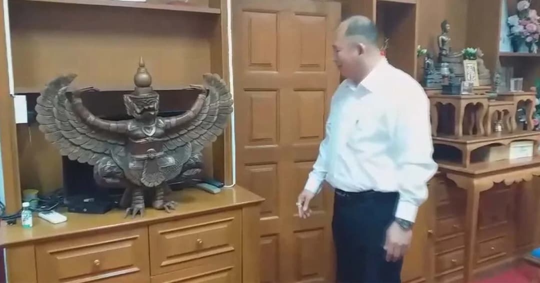 ส่งคืนครุฑไม้ให้อำเภอแม่สอด หลังหายไปตั้งแต่ 2543