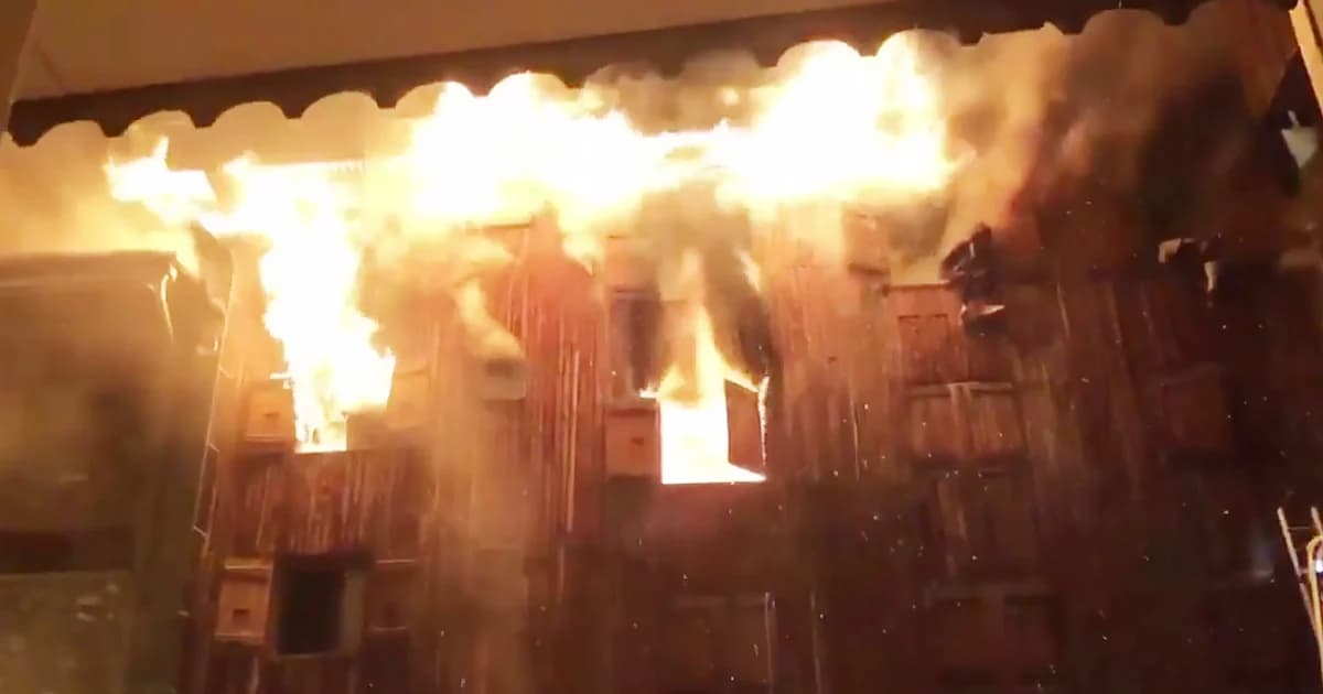 หนีตายระทึก! ไฟไหม้สกีรีสอร์ตบนเทือกเขาแอลป์ ดับ 2 เจ็บระนาว