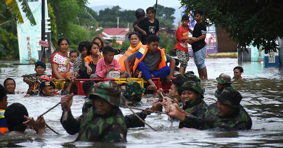 อินโดนีเซีย เจอดินถล่ม-น้ำท่วมหนัก ปชช.ตายพุ่ง 60 ศพ สูญหาย 25 คน