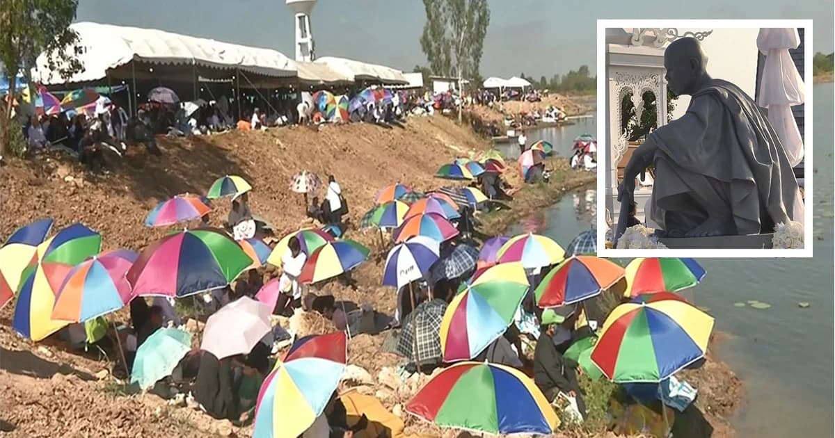 ประชาชน ทยอยเดินทางร่วมพิธีพระราชทานเพลิงศพ “หลวงพ่อคูณ”