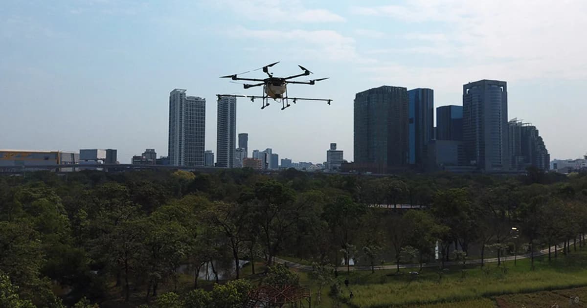 กทม.เร่งแก้ปัญหาฝุ่นละอองวันนี้ใช้โดรนพ่นน้ำสะอาด 6 จุด