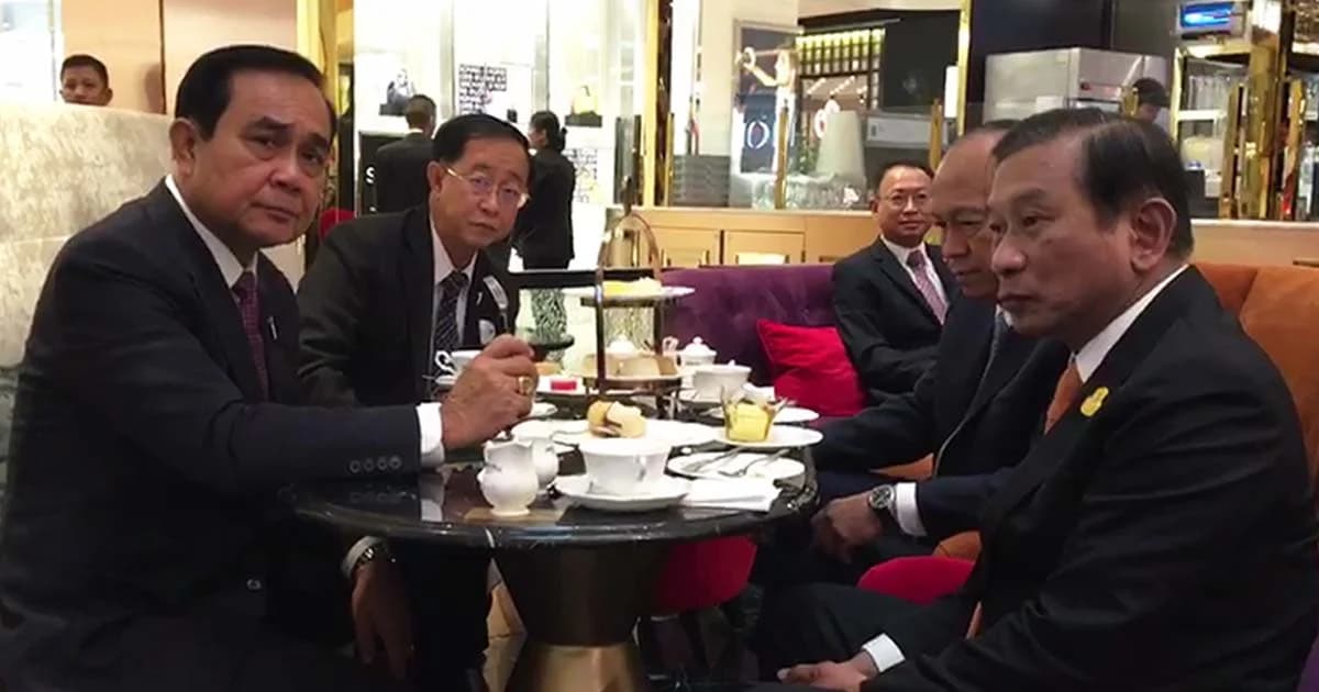 พล.อ.ประยุทธ์ ยังกั๊กอนาคตการเมือง บอกอยากให้เลิกตีกันเอง “พรรคทหาร-พรรคประชาธิปไตย”