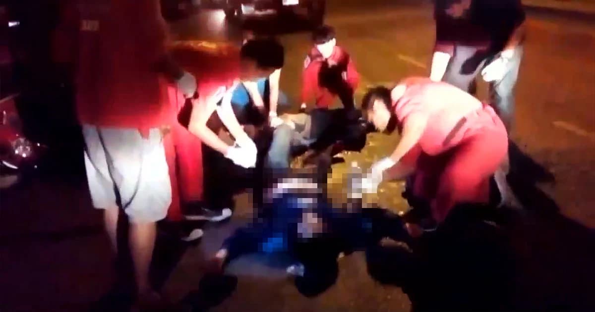 อุกอาจ ! วัยรุ่นบางแสนวิวาทบนถนน ซิ่งเก๋งชนจยย. ไล่แทงคู่อริ เสียชีวิต 2 ราย