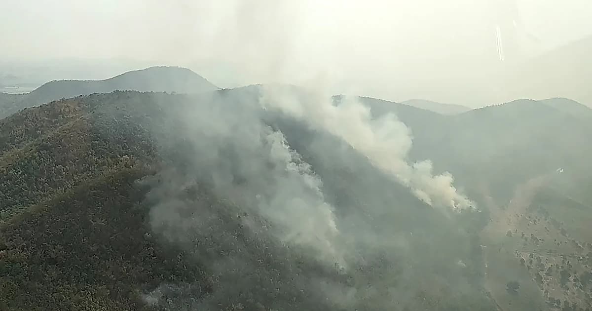 ผู้ว่าฯ ราชบุรี บินสำรวจ 6 อำเภอ จุดก่อฝุ่นพิษ พบมีการลอบเผาป่า