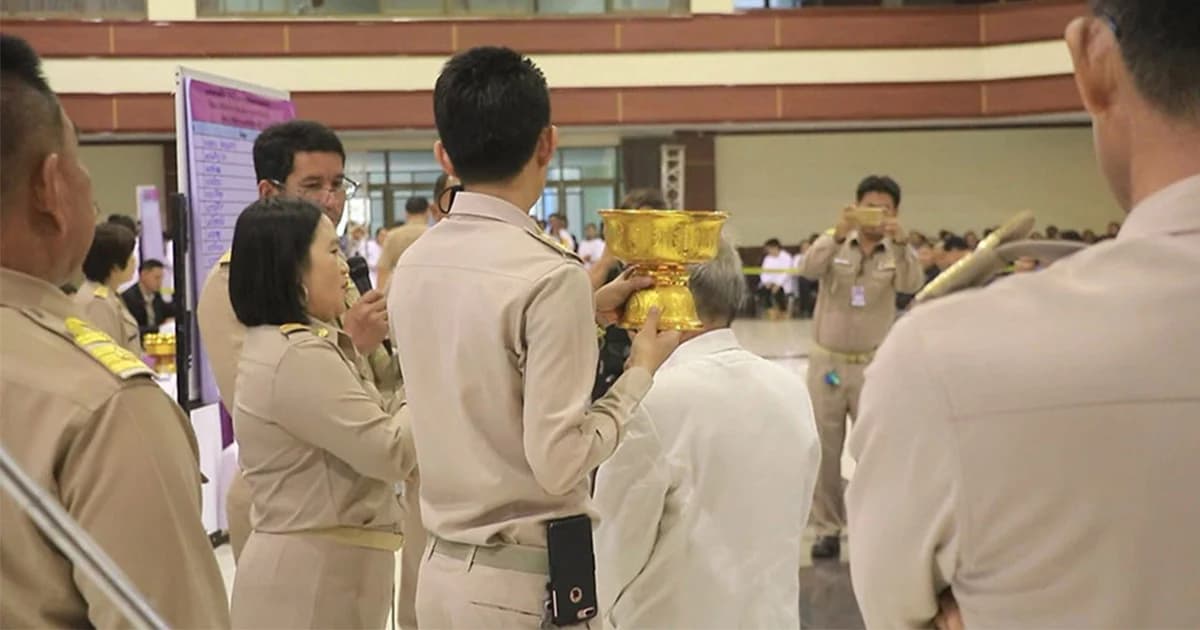 หนองบัวลำภู สมัคร ส.ส.วันแรกคึกคัก ไฟฟ้าดับ รับว่าที่ผู้สมัคร ส.ส.