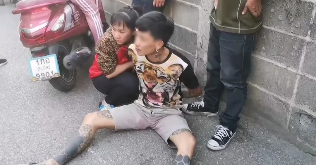 ยิงสนั่นตลาด! 2 สามีภรรยาทวงค่าแชร์ไม่ได้ ชักปืนยิงแฟนลูกหนี้สาหัส