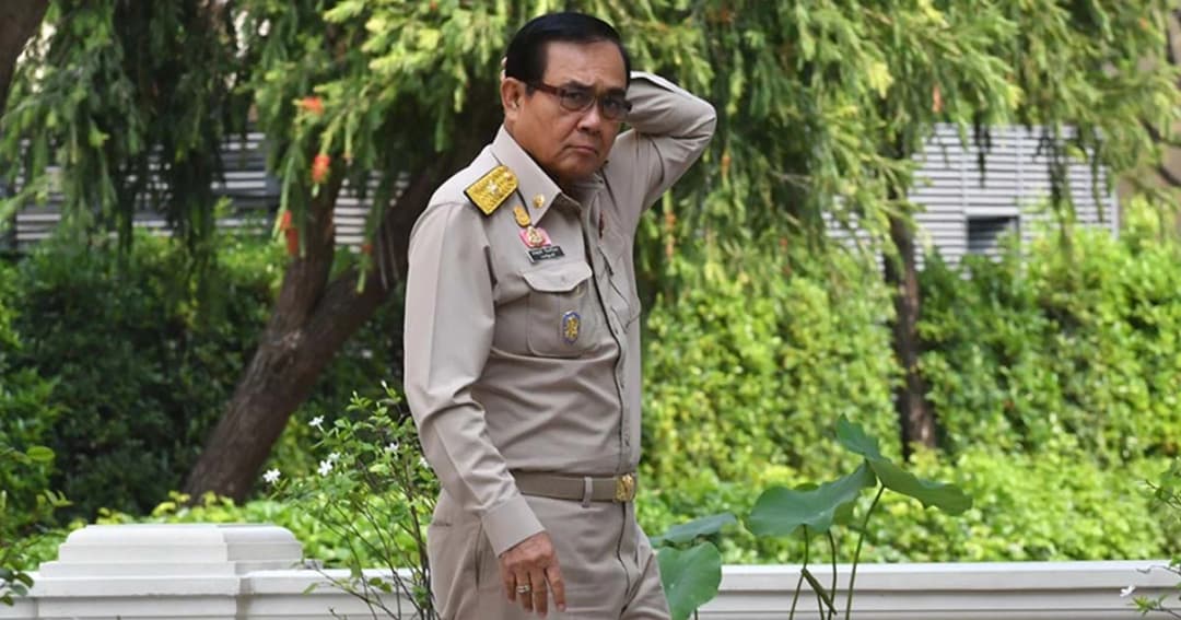 “บิ๊กตู่” สั่งลงโทษคนปล่อยข่าวลือปลด ผบ.เหล่าทัพ! “บิ๊กป้อม” เมินตอบ#รัฐประหาร