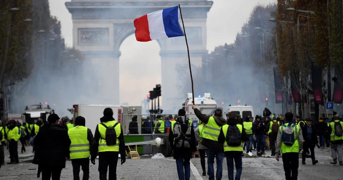 รัฐบาลฝรั่งเศสประณาม “ม็อบเสื้อกั๊กเหลือง” ก่อเหตุรุนแรงมากขึ้น