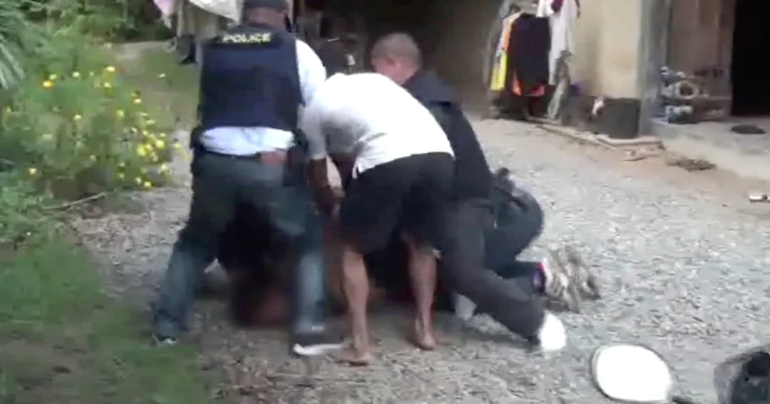 วินาที! บุกจับคนร้ายเมายาอาละวาด ยิงชาวบ้านพัทลุงบาดเจ็บ 1 ราย