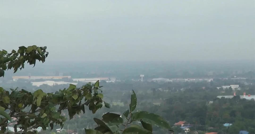 บุรีรัมย์ ค่าฝุ่น PM 2.5 ยังสูงเกินเกณฑ์ ผู้ว่าฯ ประสาน ขอฝนหลวงช่วยลดฝุ่น